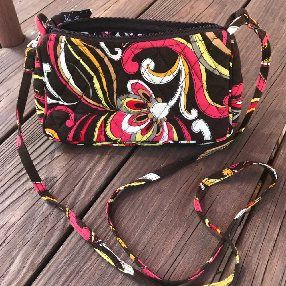 Vera Bradley purse.  NWOT! Excellent condition, never used, smoke free home. - Picture 5 of 7